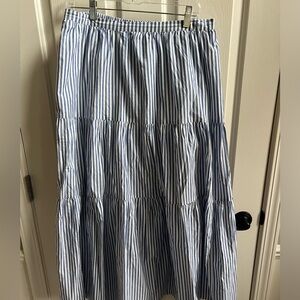 Banana Republic blue and white pin stripe maxi skirt Size M